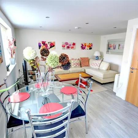 Apartment Hotties House - Two-bed Cottage, Dog-friendly & Off-street Parking - Scarborough