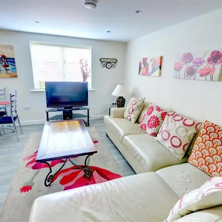 Hotties House - Two-bed Cottage, Dog-friendly & Off-street Parking - アパート スカーバラ