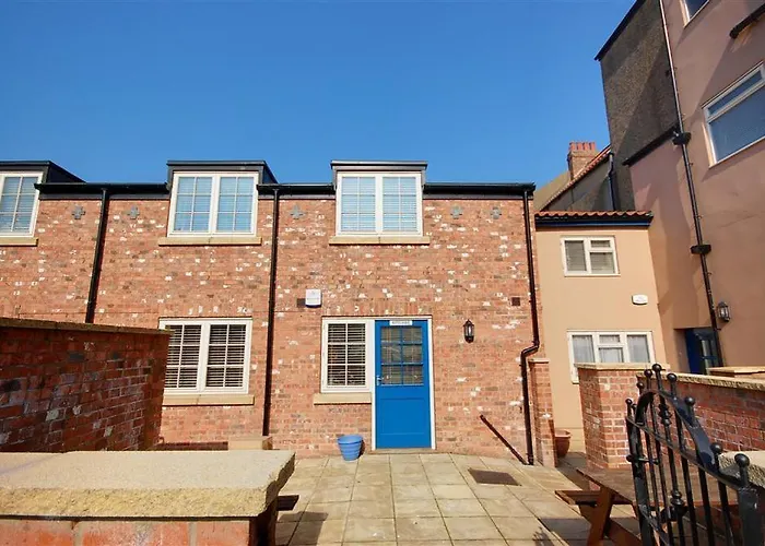 Hotties House - Two-bed Cottage, Dog-friendly & Off-street Parking -