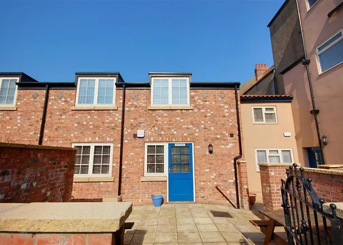 Hotties House - Two-bed Cottage, Dog-friendly & Off-street Parking - * Scarborough